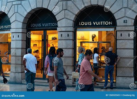 louis vuitton store Verona italy